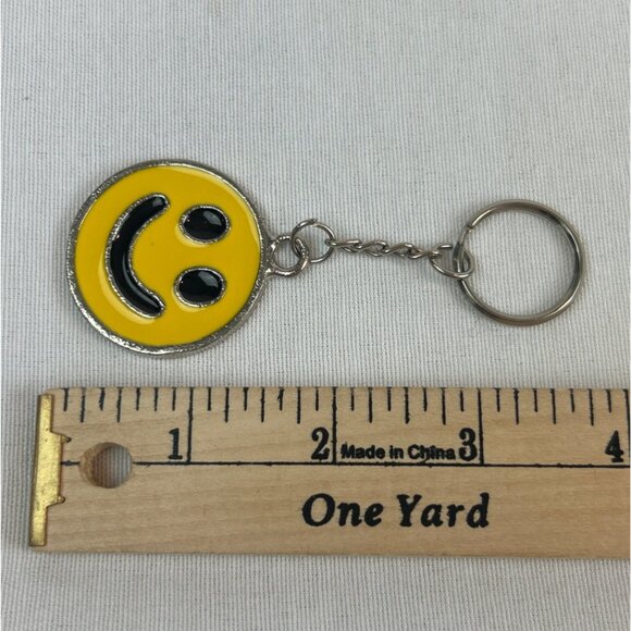 Vintage Yellow Smiley Face Metal Keychain Bag Charm Silver Tone Finish - Picture 5 of 5